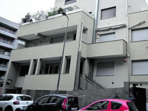 Imprenditrice ed ex modella, sempre assieme alla sua cagnolina