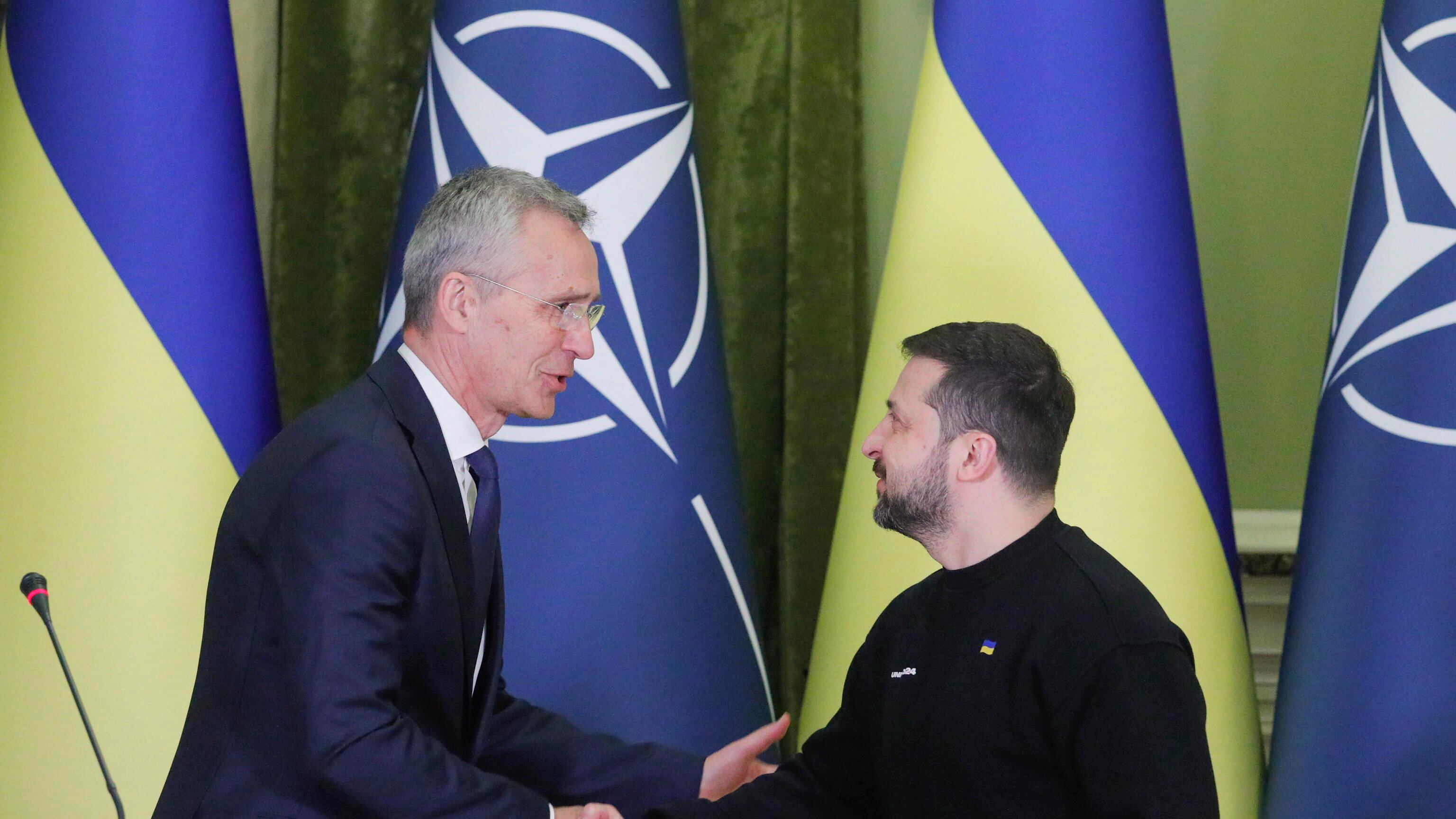 "Ucraina nella Nato cedendo territori". La proposta scatena l'ira di Kiev