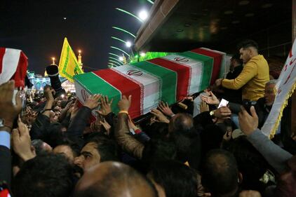 La bara del generale Soleimani arriva a Karbala 2