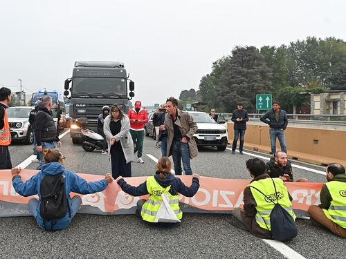 "Rischiamo la morte". L'ultima follia dell'ecoattivista contro il governo
