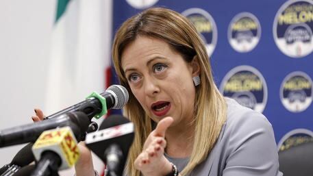 Meloni ancora contro Letta: "Delle sue lezioni non so che farmene"