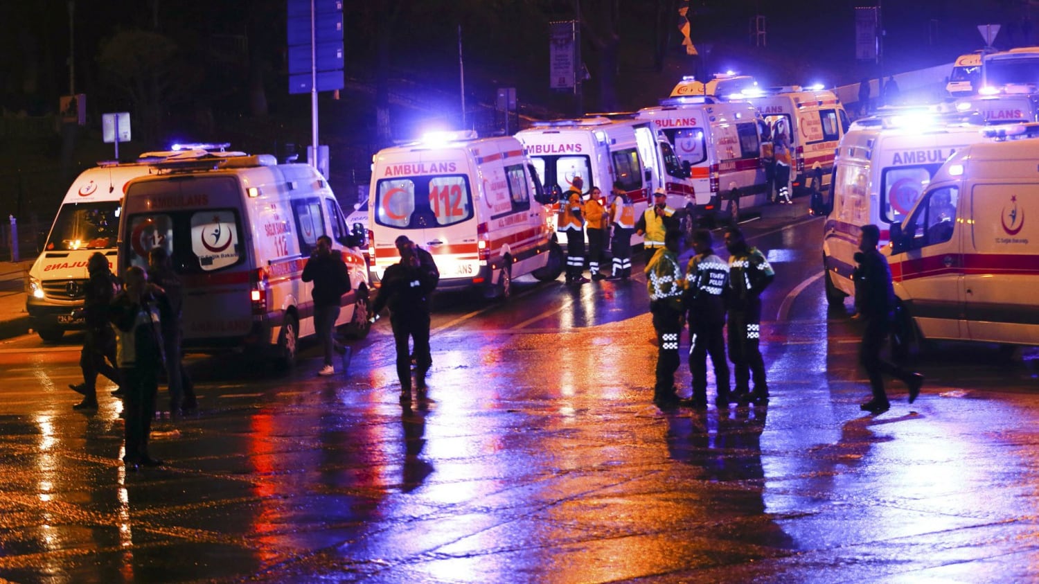 Istanbul veste di nuovo il lutto. Duplice attentato nel centro città