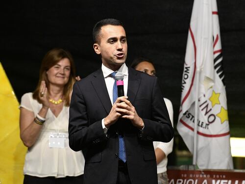 Le frasi rubate a Di Maio: "Savona è un massone". E il Pd va all'attacco