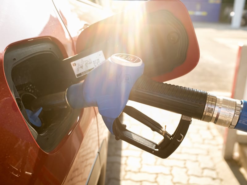 Caro carburanti, incontro Meloni-Giorgetti: sul tavolo l’ipotesi accise mobili