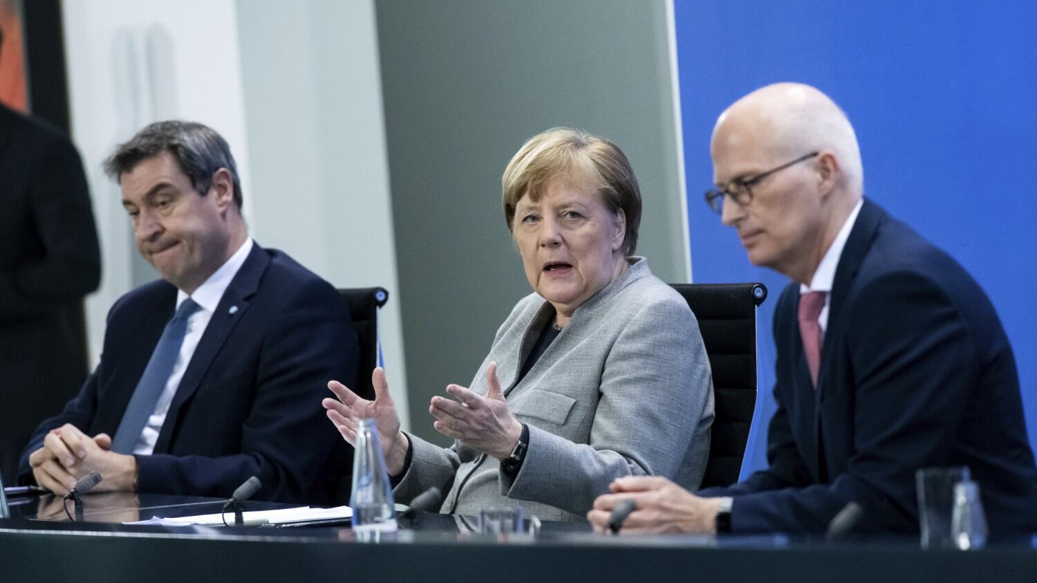 Lockdown prorogato anche in Germania, Merkel: "Bisogna convivere con il virus"