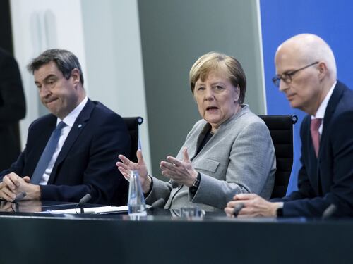Lockdown prorogato anche in Germania, Merkel: "Bisogna convivere con il virus"