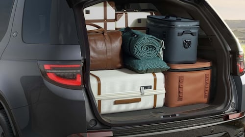 Land Rover Discovery Sport 2023, guarda tutte le foto 7