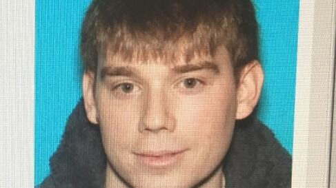 Usa, uomo nudo apre il fuoco in un ristorante: 3 morti