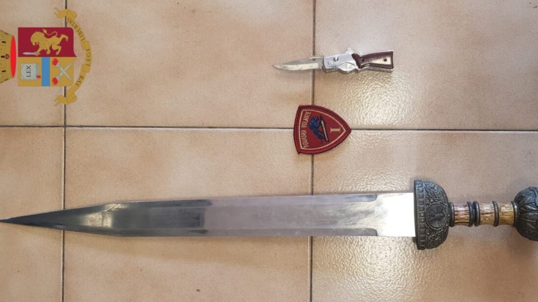 Ostia, pesta la compagna e ferisce due agenti: arrestato 31enne