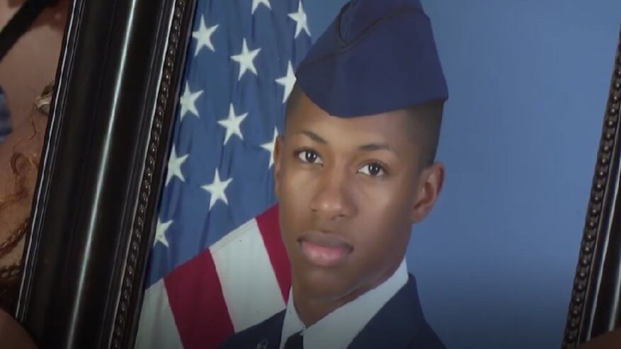 Florida sotto shock: agente di polizia spara e uccide un giovane aviere afroamericanao