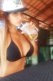 Marika Fruscio provocante in bikini 2