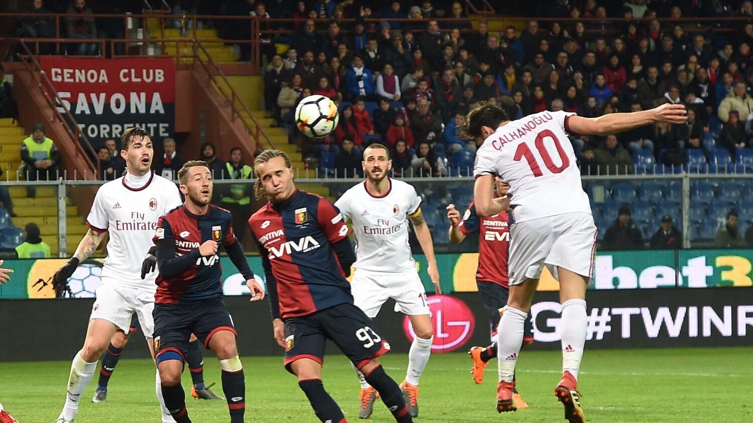 Il Milan batte il Genoa al 94': André Silva regala tre punti d'oro ai rossoneri