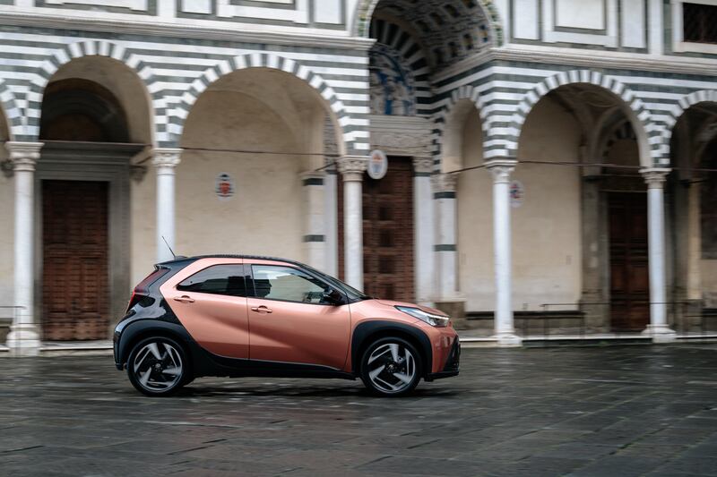 Nuova Toyota Aygo X Hybrid: guarda la gallery 16