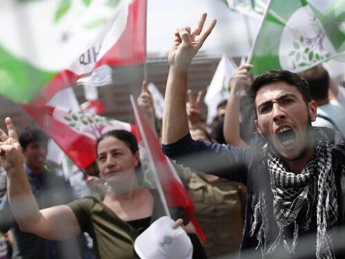 Il "sì" di Erdogan cancella l'immunità parlamentare in Turchia