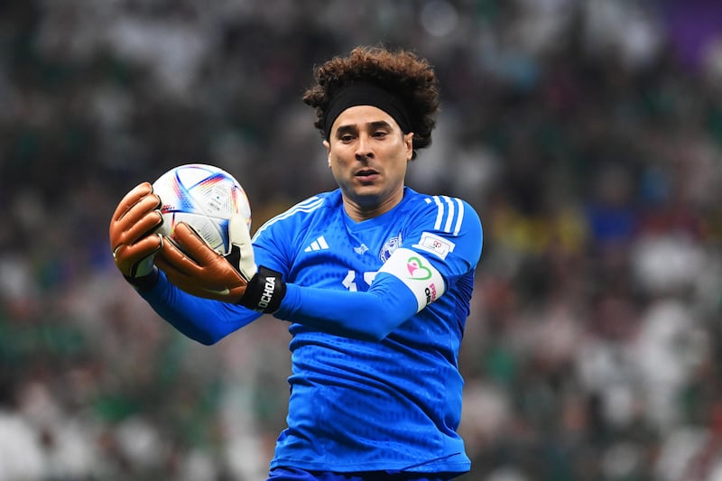 Leggenda Ochoa, il portiere con "6 dita"