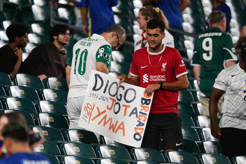 Lacrime e dolore per l'ultimo saluto a Doago Jota 4