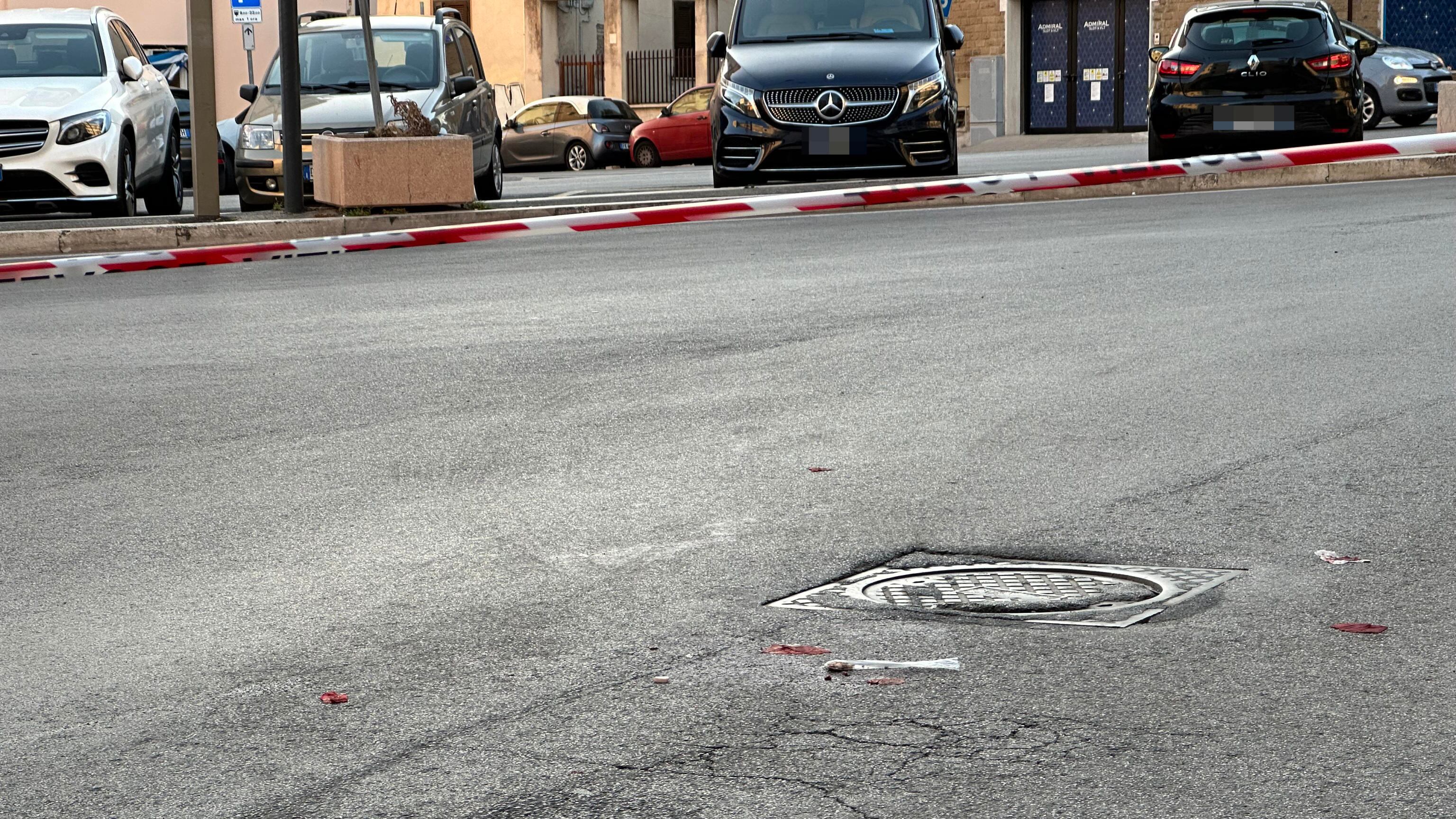 Anzio, 19enne li rimprovera: "Andate troppo veloce". E i tre stranieri lo pestano