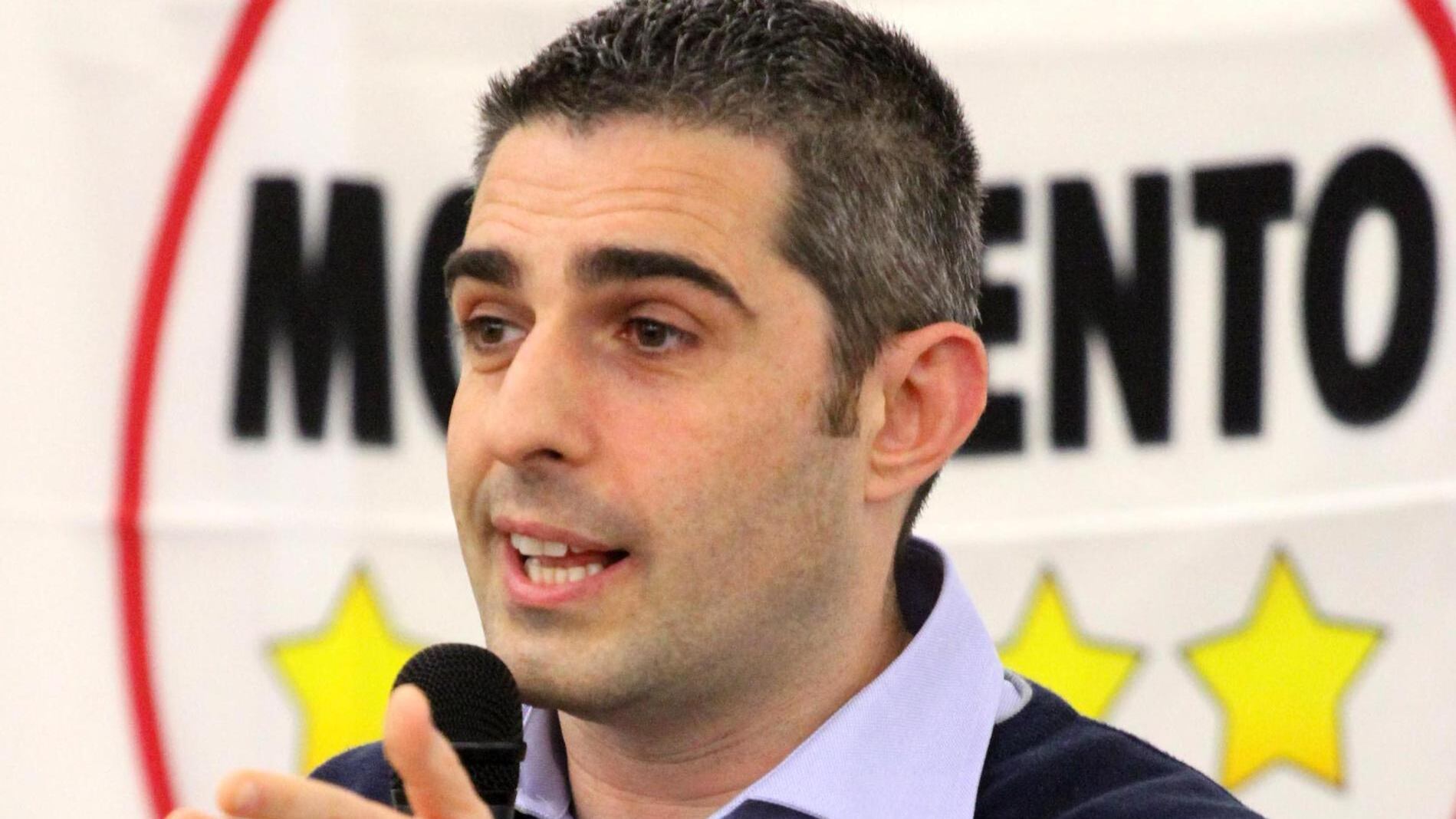 I grillini archiviano Grillo: «Via il suo nome dal simbolo»
