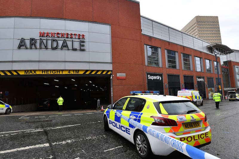 Manchester, accoltellamento al centro commerciale 2