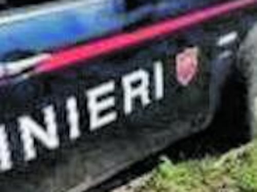 Spari in testa a una coppia, caccia all'ex di lei