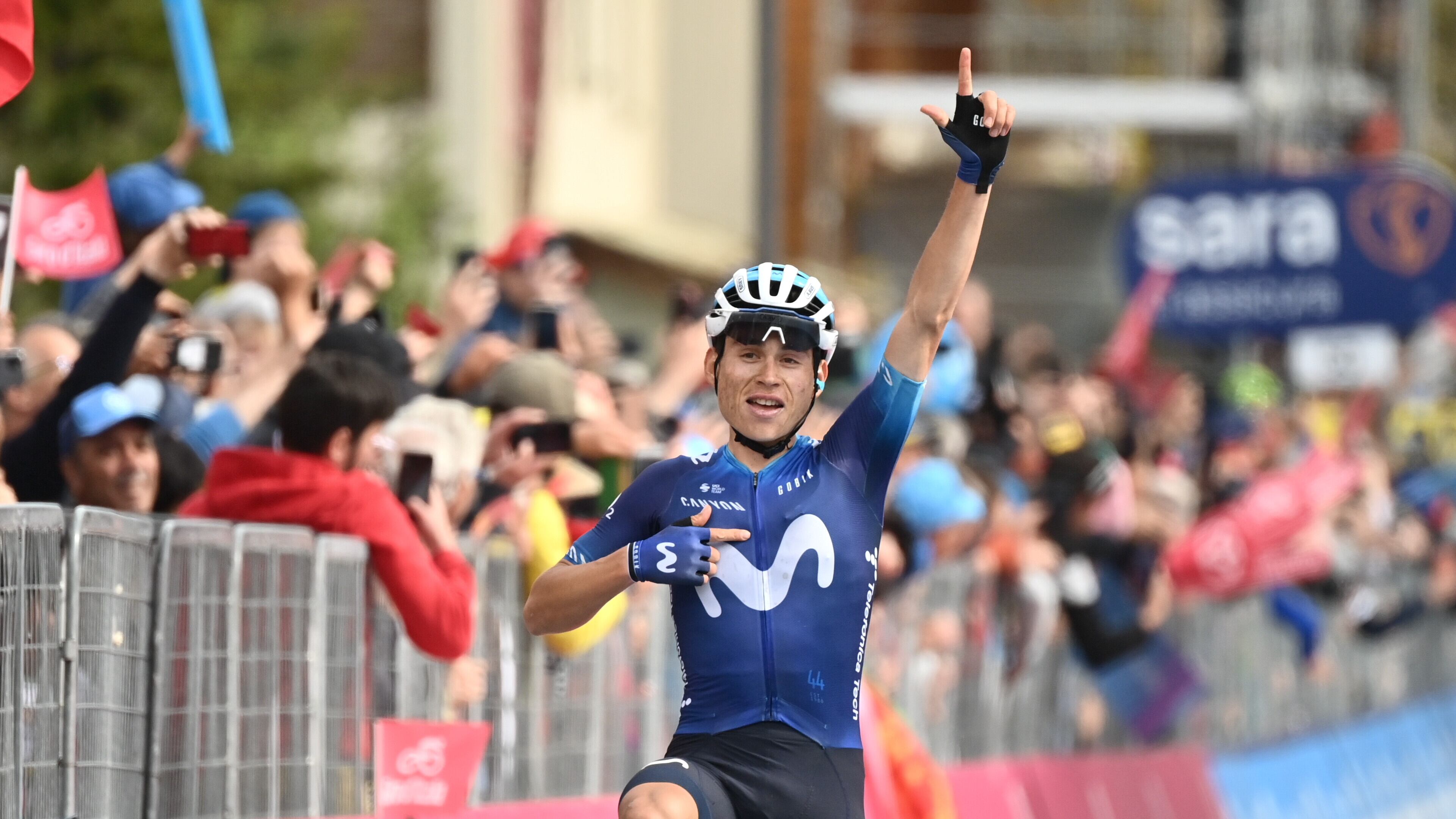 Giro, tante polemiche e tappa dimezzata. A Crans-Montana Rubio beffa Pinot