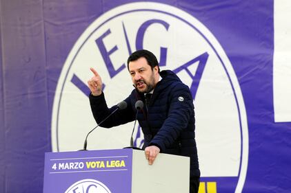 Salvini in piazza Duomo a Milano 19