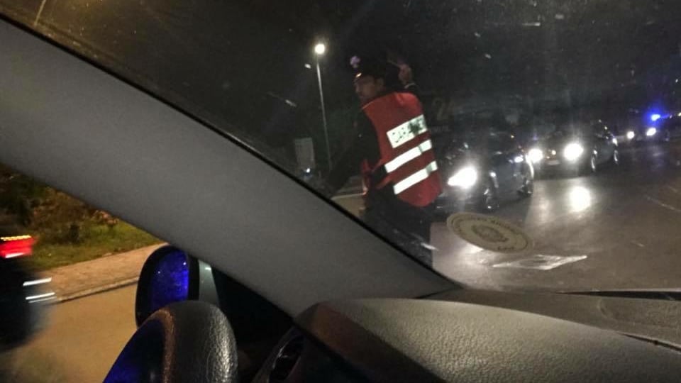 Gambizzato mentre rientrava dal lavoro, a Brusciano si continua a sparare