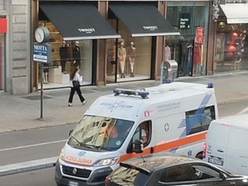 Ambulanza bloccata in corso Buenos Aires a Milano