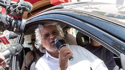 Grillo si vaccina dal grillismo: firma il manifesto pro vax