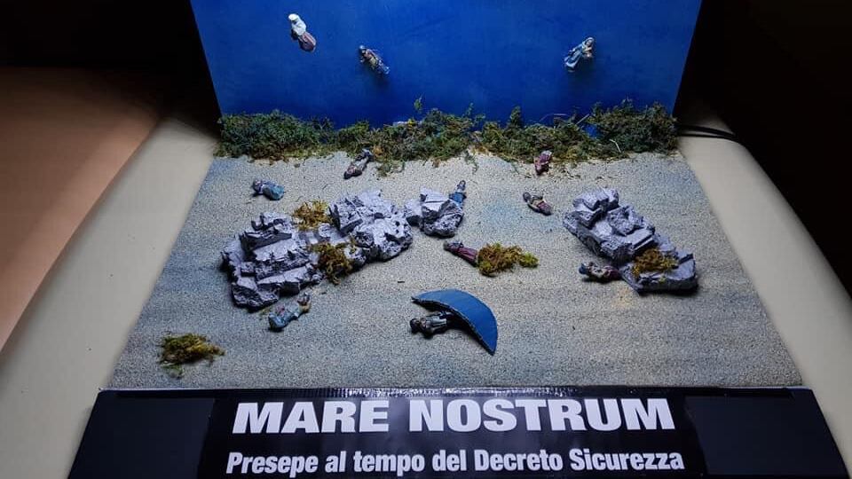 La provocazione dei Radicali: usano il presepe contro il dl sicurezza