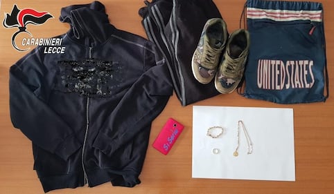 Nel Leccese, ladro in azione per rubare le offerte e una collana di oro 3