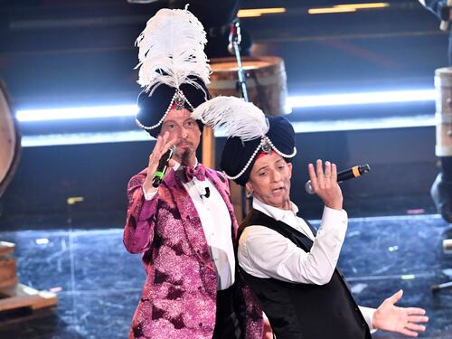 Sanremo c'è, ma non decolla. Stasera cala il sipario sull'edizione più difficile
