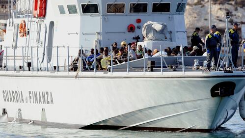 Lampedusa,sbarcano altri 166 clandestini 10