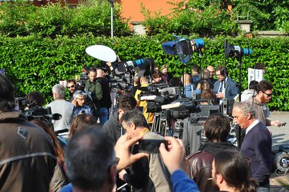 La folla dei giornalisti alla Sacra Famiglia 1