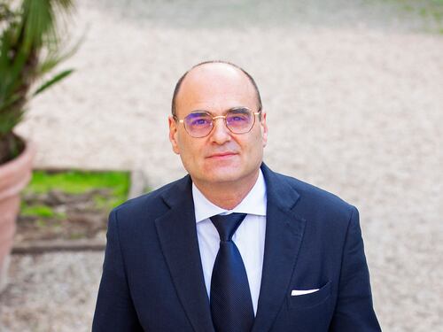 Invia un discorso del Duce. Manager statale si dimette