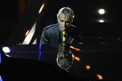 Sanremo 2024: ecco il look della terza serata del Festival da Mr. Rain 2