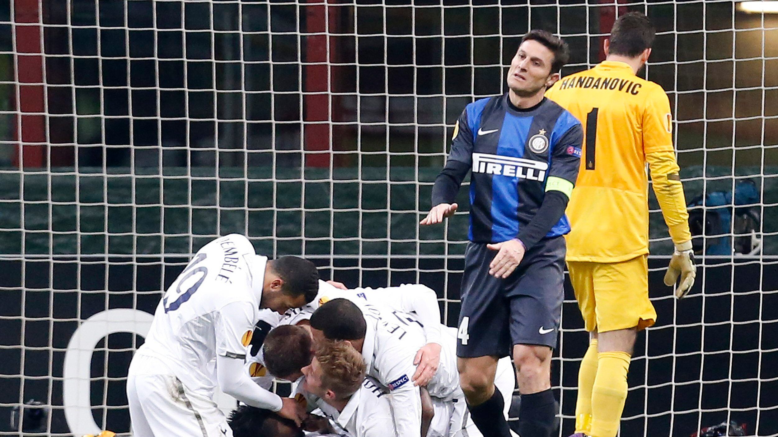 Inter, remuntada da sogno. Ma Adebayor sveglia tutti