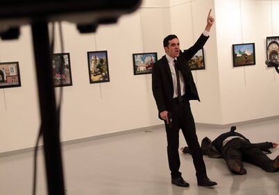 Ankara, spari all'ambasciatore russo: la fotosequenza 2