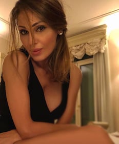 Anna Tatangelo bollente in costume 3