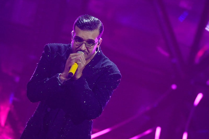 Sanremo 2024: ecco il look della prima serata del Festival di Geolier 3