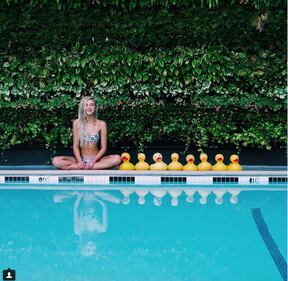 Gabrielle Grace Epstein e il guadagno su Instagram 23