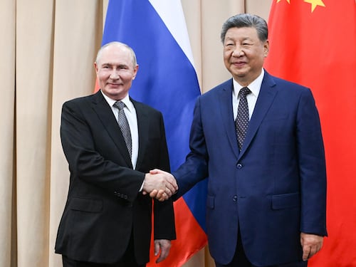 Putin-Xi e i timori dello Zar. “Donbass o mi impiccano”