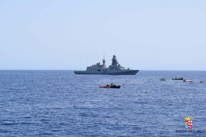 Naufragio a largo della Libia: a bordo 500 persone 10