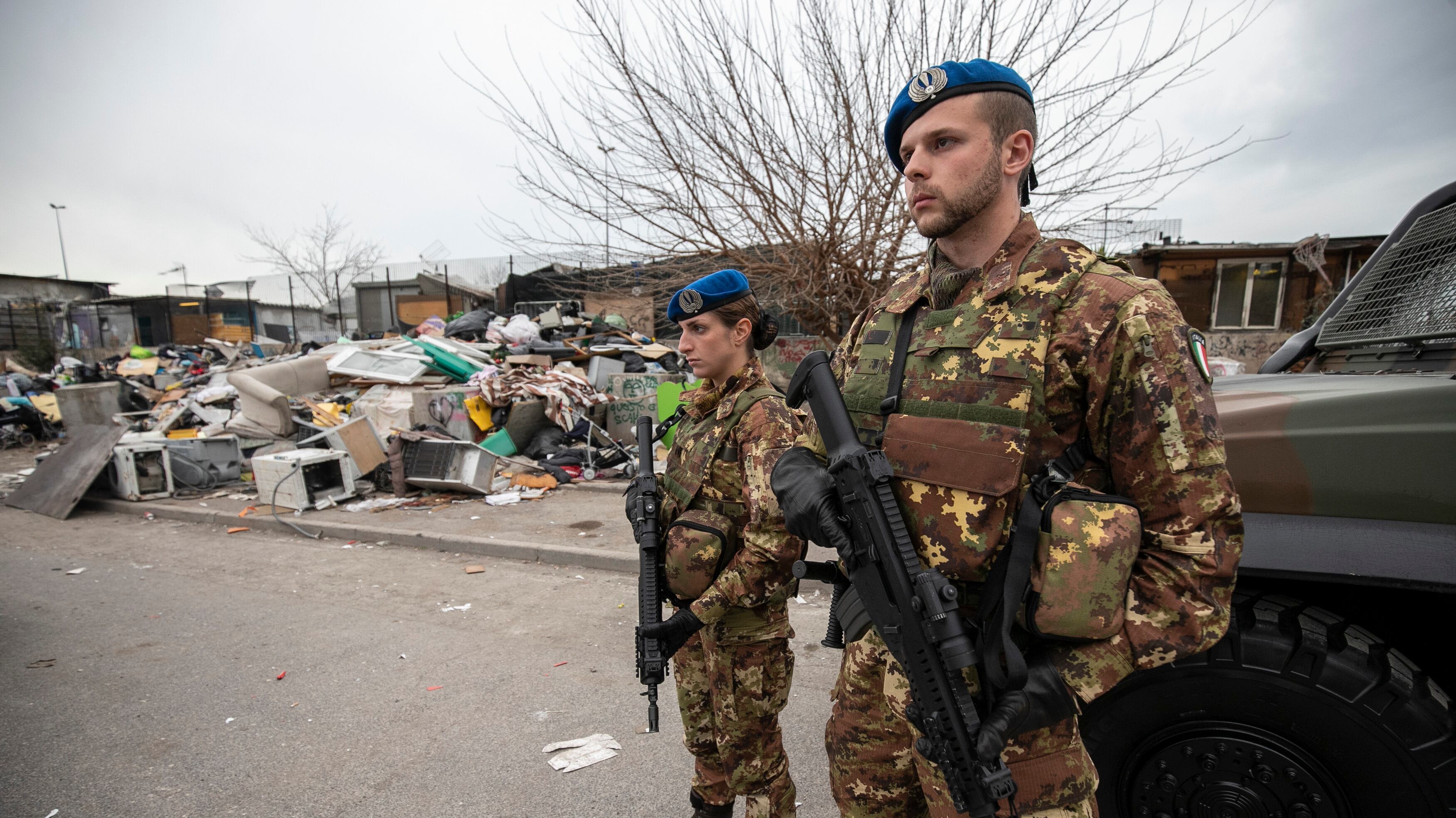 L'esercito lascia il campo rom: la delusione dei residenti