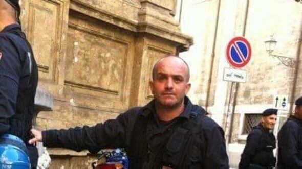 Reggio Calabria, poliziotto salva immigrato dal suicidio