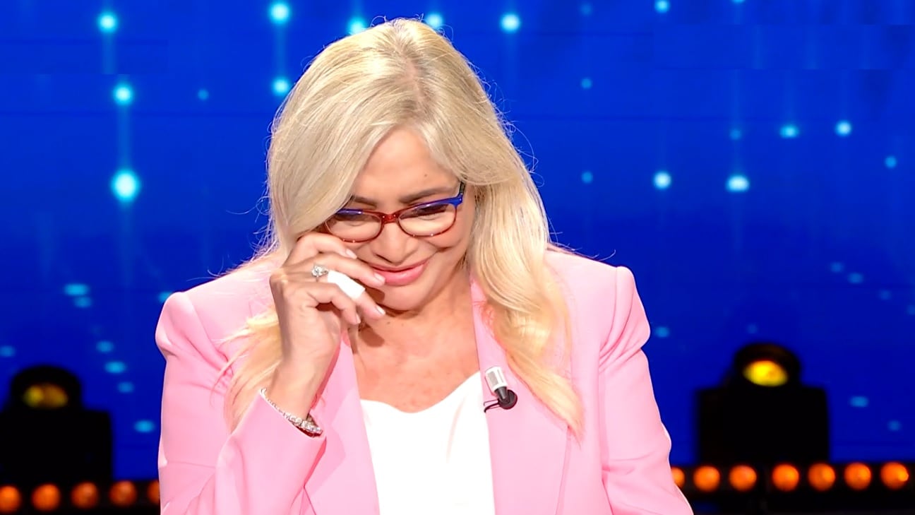 "Ci sarai l'anno prossimo?". Mara Venier scoppia in lacrime a Domenica In