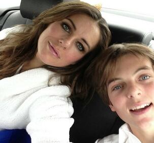 Liz Hurley e un corpo da favola 9