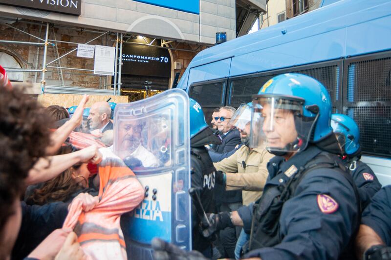 Gli scontri a Roma per il Dl Sicurezza 10