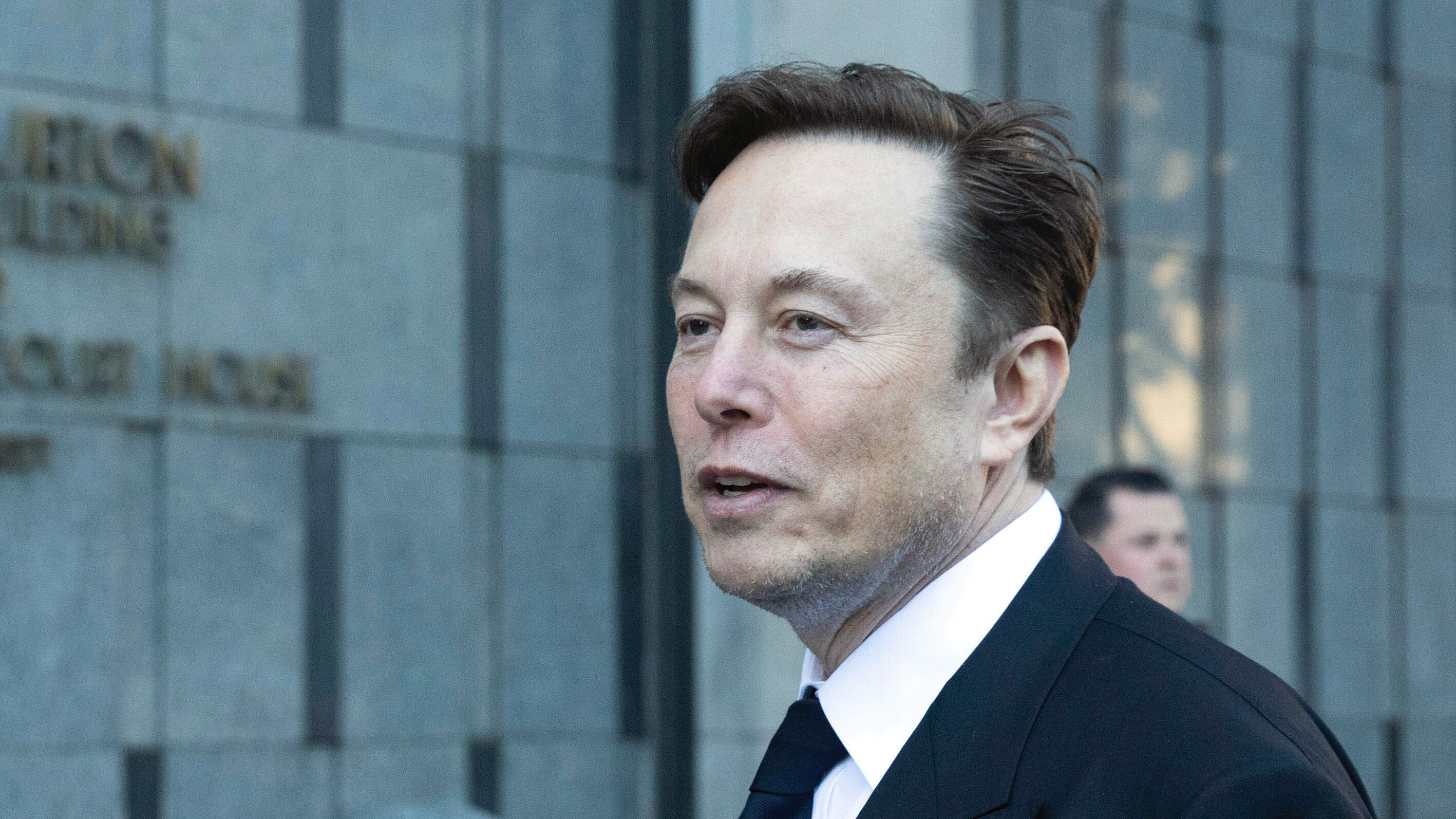 Migranti, Musk rincara la dose: "Sea Watch è un'organizzazione criminale"