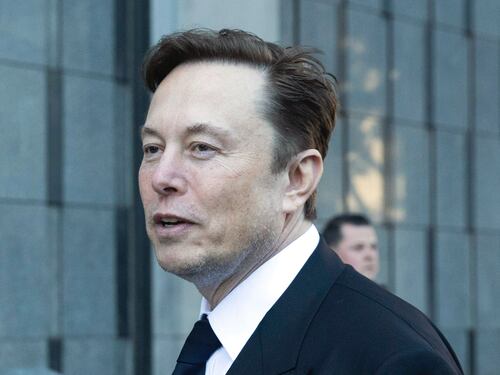 Migranti, Musk rincara la dose: "Sea Watch è un'organizzazione criminale"